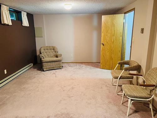 6 - 7981 Radium Golf Course Road, Radium Hot Springs, BC - Indoor Photo Showing Other Room