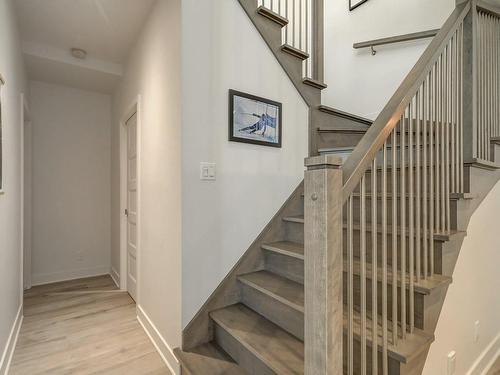 Staircase - 113 Rue Reid, Saint-Lambert, QC 
