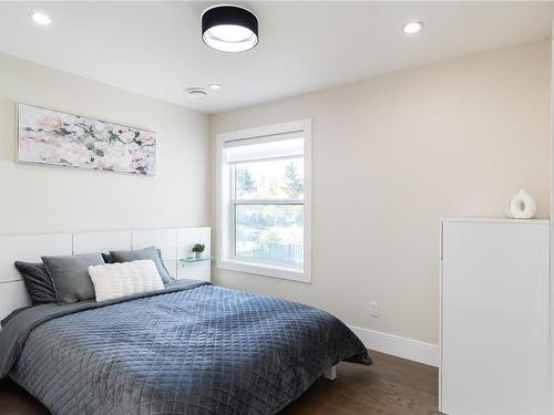 912 Dale St, Saanich, BC - Indoor Photo Showing Bedroom