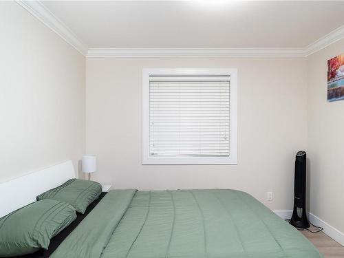 912 Dale St, Saanich, BC - Indoor Photo Showing Bedroom