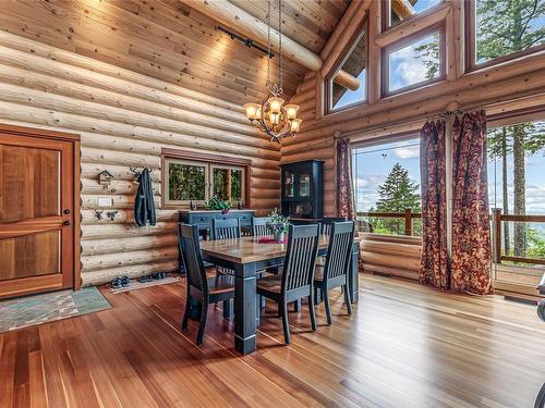 5095 Aho Rd, Ladysmith, BC - Indoor Photo Showing Dining Room