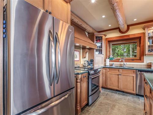 5095 Aho Rd, Ladysmith, BC - Indoor Photo Showing Kitchen With Upgraded Kitchen