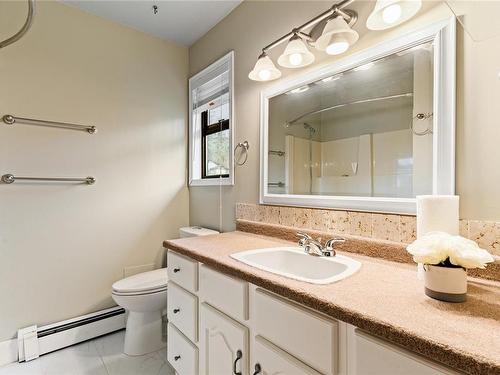 7016 Grant Rd West, Sooke, BC - Indoor Photo Showing Bathroom