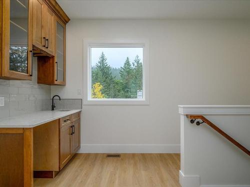 135 Bray Rd, Nanaimo, BC - Indoor