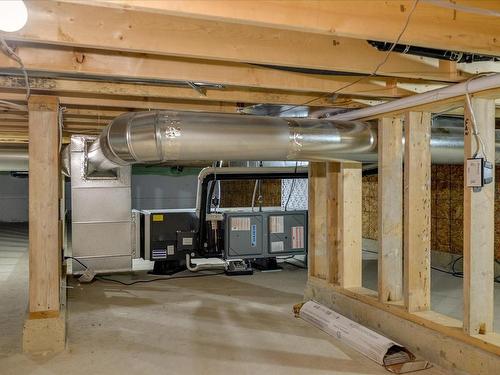 135 Bray Rd, Nanaimo, BC - Indoor Photo Showing Garage