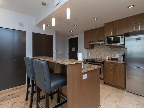 A403-810 Humboldt St, Victoria, BC - Indoor Photo Showing Kitchen With Upgraded Kitchen