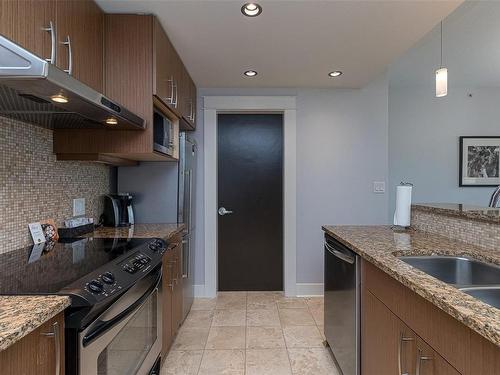 A403-810 Humboldt St, Victoria, BC - Indoor Photo Showing Kitchen With Double Sink