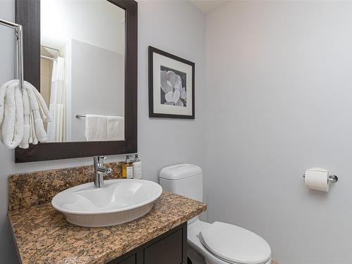 A403-810 Humboldt St, Victoria, BC - Indoor Photo Showing Bathroom