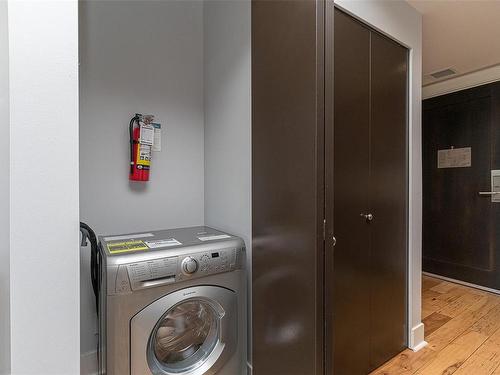 A403-810 Humboldt St, Victoria, BC - Indoor Photo Showing Laundry Room