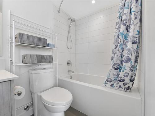 706-845 Johnson St, Victoria, BC - Indoor Photo Showing Bathroom