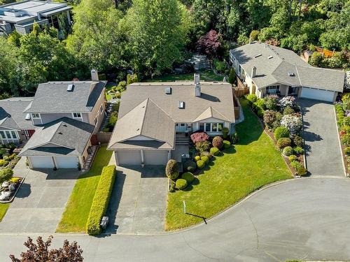 828 Royal Wood Pl, Saanich, BC - Outdoor With Facade