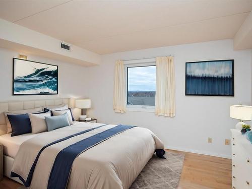 605 145 Fanshaw Street, Thunder Bay, ON - Indoor Photo Showing Bedroom
