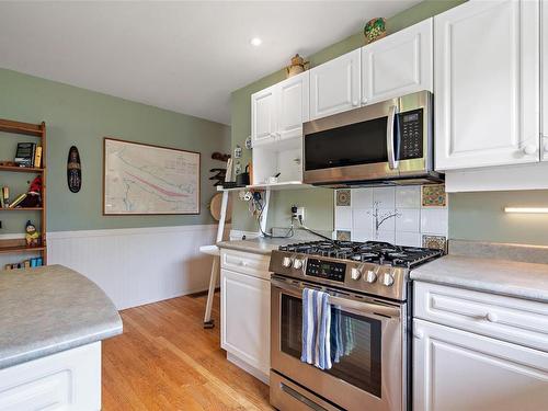 1639 Elise Close, Sooke, BC - Indoor Photo Showing Kitchen