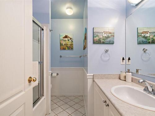 1639 Elise Close, Sooke, BC - Indoor Photo Showing Bathroom