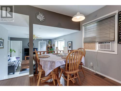 1203 Sanborn Court, Kelowna, BC - Indoor Photo Showing Dining Room