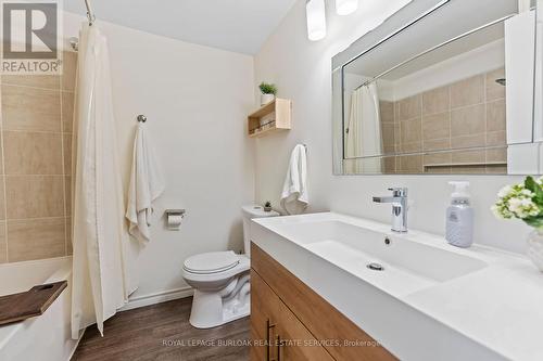 D - 502 Grey Street, Brantford, ON - Indoor Photo Showing Bathroom