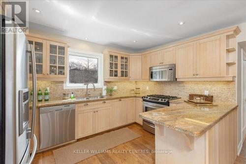 38 Lyons Lane, Georgina, ON - Indoor Photo Showing Kitchen With Double Sink With Upgraded Kitchen