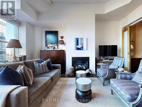 747 - 155 Dalhousie Street, Toronto, ON - Indoor Photo Showing Living Room With Fireplace