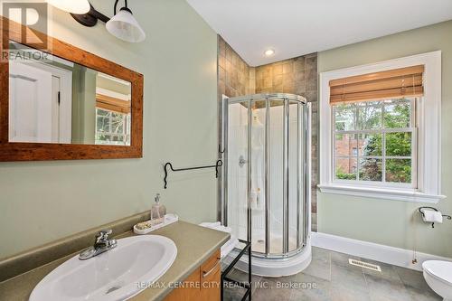 1185 Richmond Street, London, ON - Indoor Photo Showing Bathroom