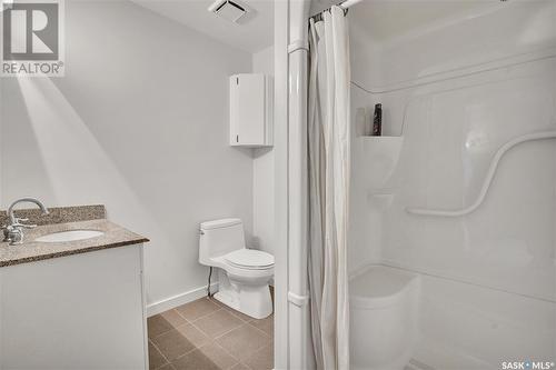 2530 Cumberland Avenue S, Saskatoon, SK - Indoor Photo Showing Bathroom