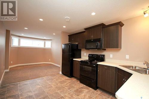 4608 James Hill Road, Regina, SK - Indoor Photo Showing Kitchen