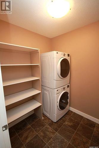 4608 James Hill Road, Regina, SK - Indoor Photo Showing Laundry Room