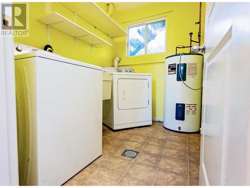 1676 Kingfisher Avenue, Kitimat, BC - Indoor Photo Showing Laundry Room