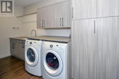 1459 Rocky Point Drive, Kelowna, BC - Indoor Photo Showing Laundry Room