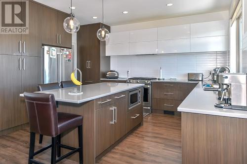 1459 Rocky Point Drive, Kelowna, BC - Indoor Photo Showing Kitchen With Upgraded Kitchen