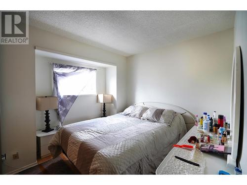 360 Hardie Road, Kelowna, BC - Indoor Photo Showing Bedroom