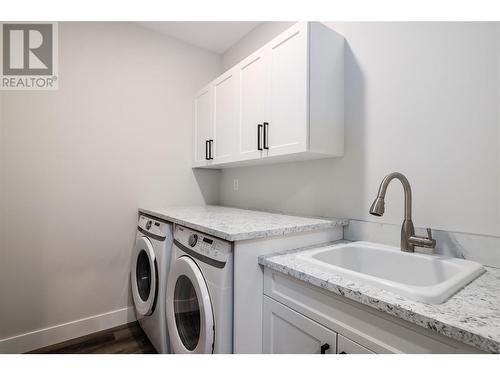 2811 Canyon Crest Drive, West Kelowna, BC - Indoor Photo Showing Laundry Room
