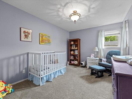 27-1853 Edgehill Avenue, Kelowna, BC - Indoor Photo Showing Bedroom