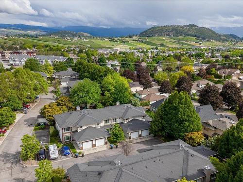 27-1853 Edgehill Avenue, Kelowna, BC - Outdoor With View
