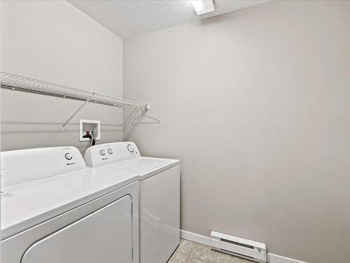 309-345 Mills Road, Kelowna, BC - Indoor Photo Showing Laundry Room