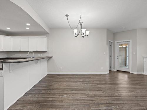 309-345 Mills Road, Kelowna, BC - Indoor Photo Showing Kitchen