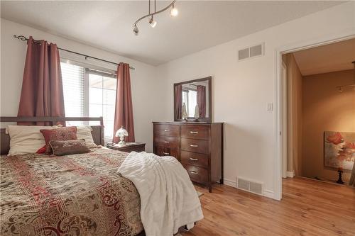 1434 Evans Boulevard N, London, ON - Indoor Photo Showing Bedroom