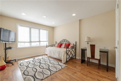 1434 Evans Boulevard N, London, ON - Indoor Photo Showing Bedroom