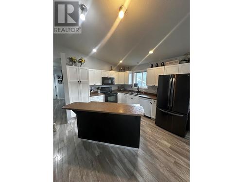 5200 41 Street, Chetwynd, BC - Indoor Photo Showing Kitchen