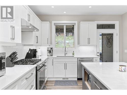 3415 Water Birch Circle, Kelowna, BC - Indoor Photo Showing Kitchen With Upgraded Kitchen
