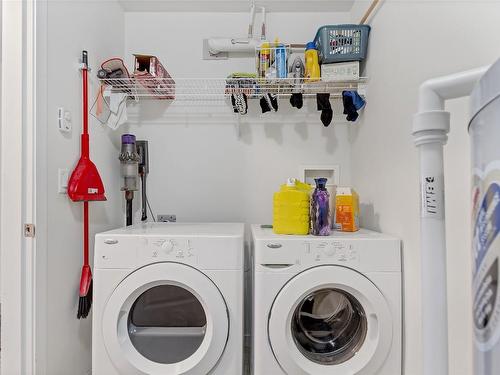 301-4205 27 Street, Vernon, BC - Indoor Photo Showing Laundry Room