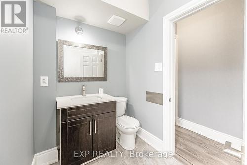 140 Gage Avenue N, Hamilton, ON - Indoor Photo Showing Bathroom