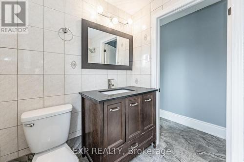 140 Gage Avenue N, Hamilton, ON - Indoor Photo Showing Bathroom