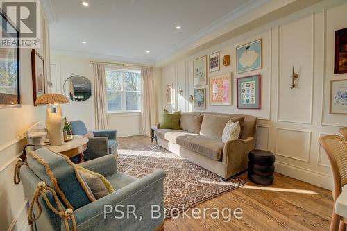 236 Elizabeth Street, Guelph, ON - Indoor Photo Showing Living Room