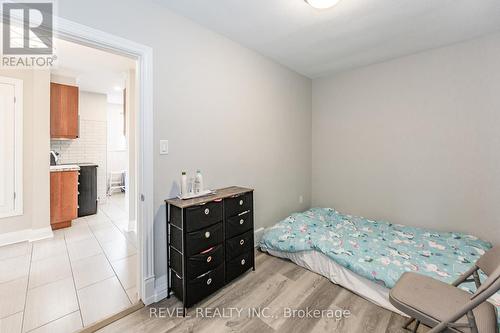 38 Dunkirk Drive, Hamilton, ON - Indoor Photo Showing Bedroom