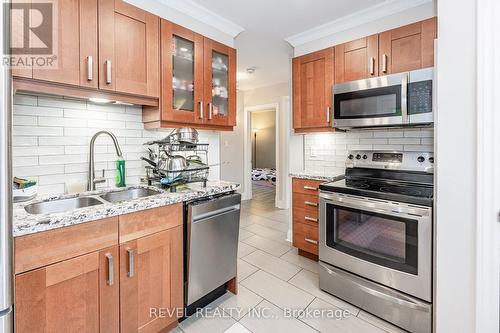 38 Dunkirk Drive, Hamilton, ON - Indoor Photo Showing Kitchen With Double Sink