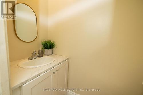 133 Jansen Avenue, Kitchener, ON - Indoor Photo Showing Bathroom