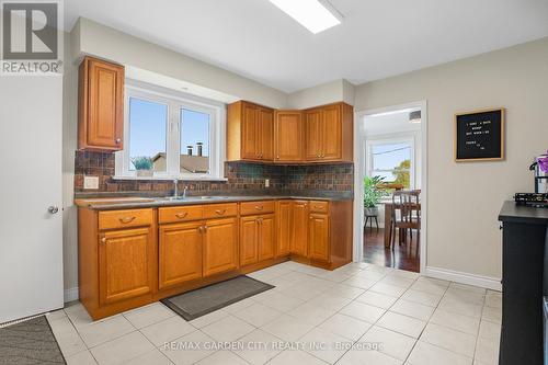 174 Mud Street W, Grimsby, ON - Indoor Photo Showing Kitchen