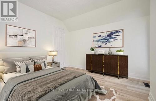195 Sherman Avenue, Hamilton, ON - Indoor Photo Showing Bedroom