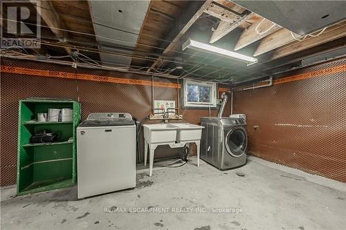 16 Tragina Avenue S, Hamilton, ON - Indoor Photo Showing Laundry Room