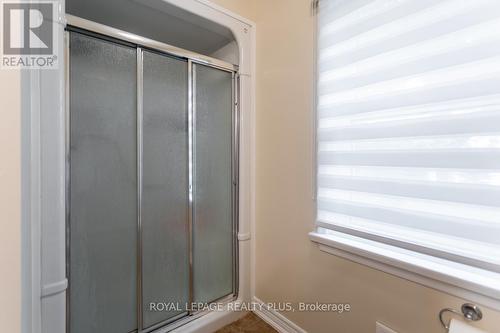 435 Parkside Drive, Hamilton, ON - Indoor Photo Showing Bathroom